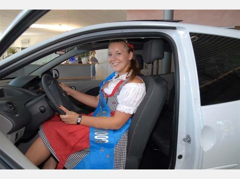 Die Königin im Autohaus Gerich Die Königin im Autohaus Gerich