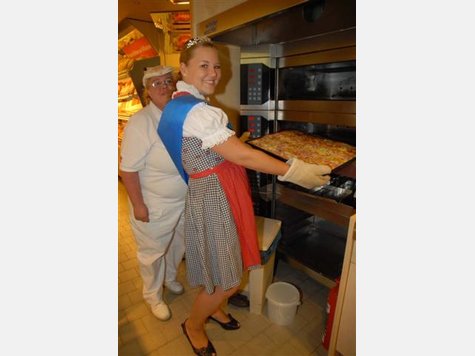 Die Königin bei Globus Die Königin bei Globus