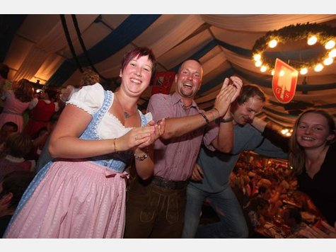 Spaten-Zelt am Samstag - Teil 2