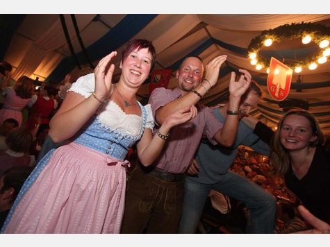 Spaten-Zelt am Samstag - Teil 2