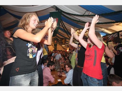 Spaten-Zelt am Samstag - Teil 2