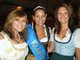 Abendliche Tour der M&uuml;hldorfer Volksfestk&ouml;nigin 2010 durch das Wei&szlig;bierzelt