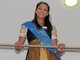 M&uuml;hldorfer Volksfestk&ouml;nigin Karla erkundet VR Meine Raiffeisenbank in Alt&ouml;tting