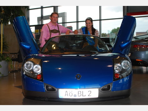 Volksfestk&ouml;nigin f&auml;hrt gut mit Autohaus Gerich M&uuml;hldorf