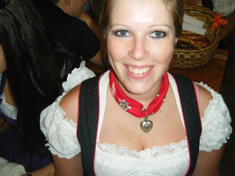 M&uuml;hldorfer Volksfestk&ouml;nigin 2010 suchte Damen mit sch&ouml;nen Dekollet&eacute;s