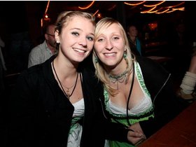 Weinzelt am Donnerstag