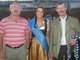 Volksfestk&ouml;nigin besucht den Gro&szlig;viehmarkt in M&uuml;hldorf