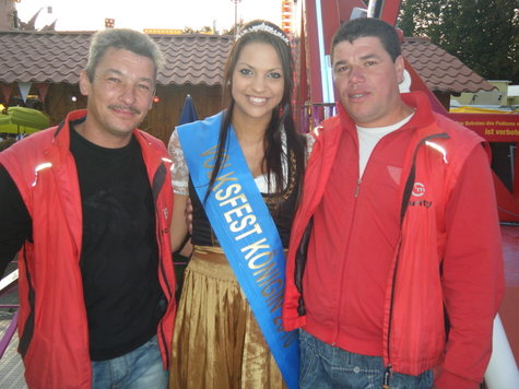 Karla besucht die Schausteller Karla besucht die Schausteller