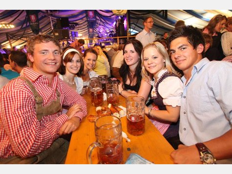 Spatenzelt am Samstag Spatenzelt am Samstag